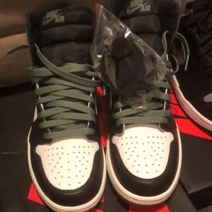 Air Jordan 1 Clay Green 8.5